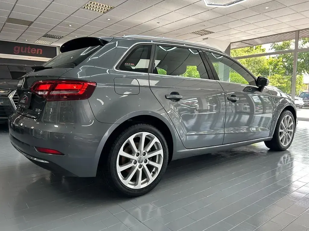 Gebraucht Audi A3 Design 150 PS (110 kW) 2018 Grau Limousine