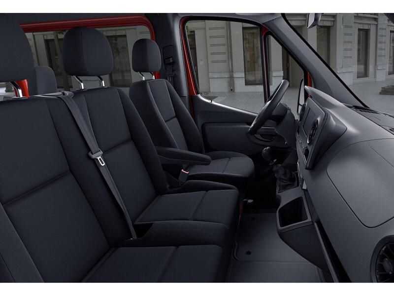 Gebraucht Mercedes Sprinter 114 PS (83 kW) 2023 Rot Van