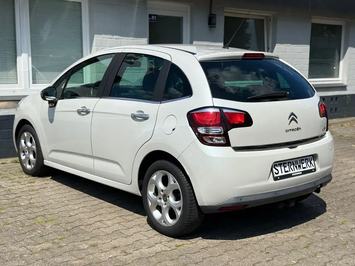 Gebraucht Citroën C3 SELECTION 82 PS (60 kW) 2014 Weiß Limousine