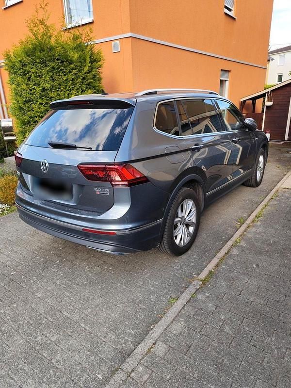 Gebraucht VW Tiguan Allspace Highline 150 PS (110 kW) 2018 Grau SUV