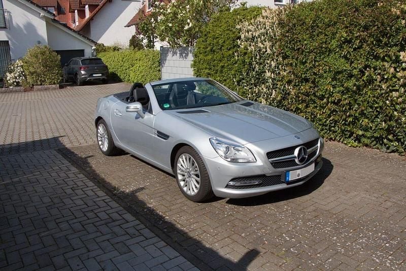 Gebraucht Mercedes SLK200 184 PS (135 kW) 2015 Silber Cabrio