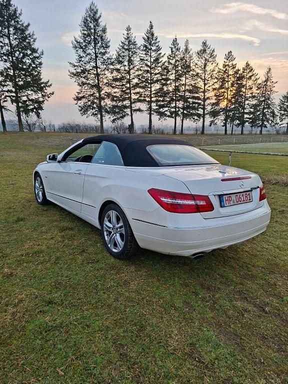 Gebraucht Mercedes E200 184 PS (135 kW) 2011 Weiß Cabrio