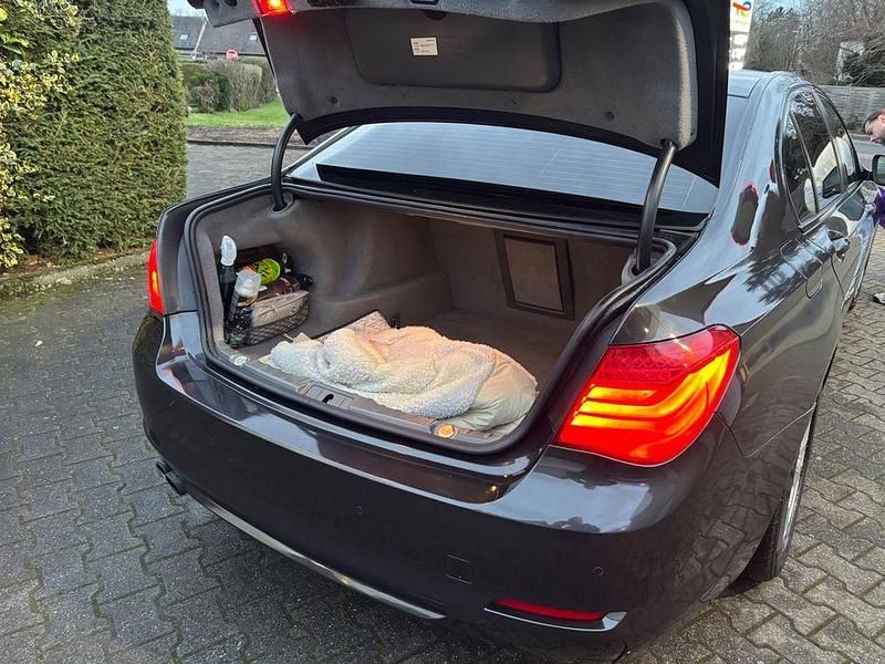 Gebraucht BMW 730 Performance 245 PS (180 kW) 2011 Schwarz Limousine