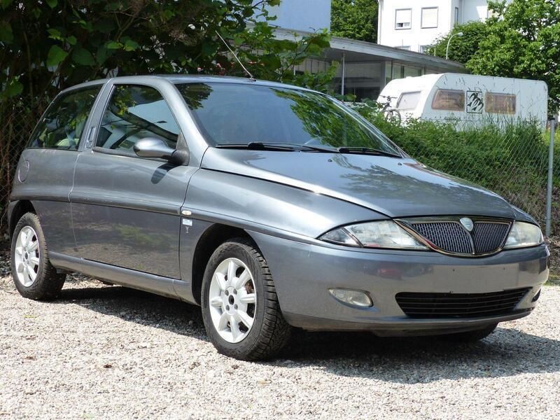 Grau Gebraucht 2003 Lancia Ypsilon Kleinwagen | 350 € - Bild 1/4