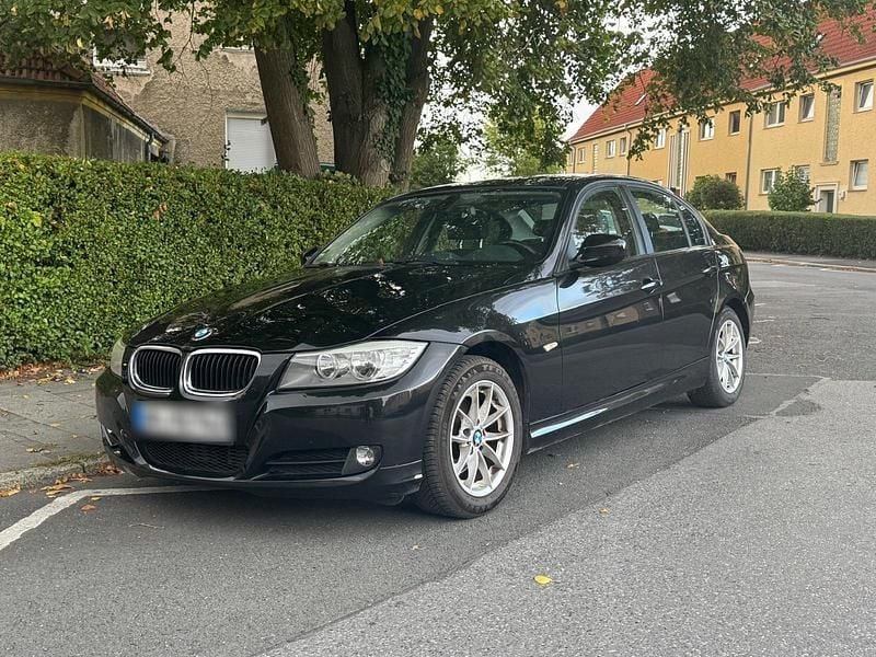 Schwarz Gebraucht 2011 BMW 316 Limousine | 5.500 € (Fairer Preis) - Bild 1/4