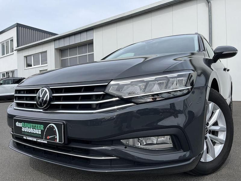 Grau Gebraucht 2021 VW Passat Business Kombi | 26.360 € (Fairer Preis) - Bild 1/4