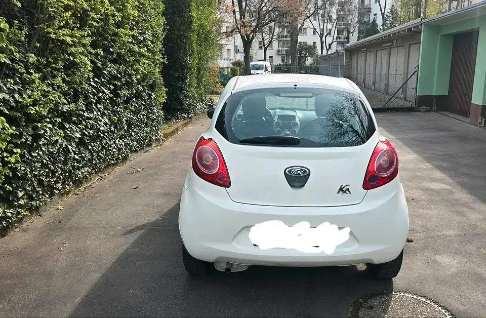 Gebraucht Ford Ka 69 PS (50 kW) 2012 Weiß Kleinwagen