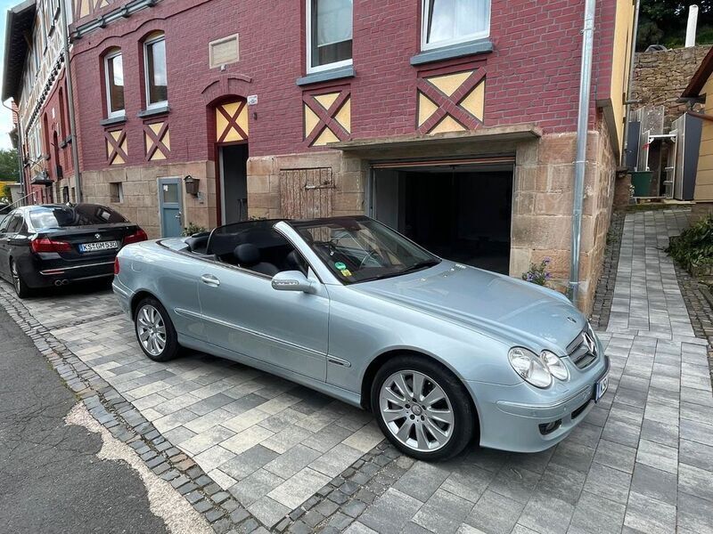 Silber Gebraucht 2007 Mercedes CLK320 Avantgarde Cabrio | 13.200 € (Fairer Preis) - Bild 1/4