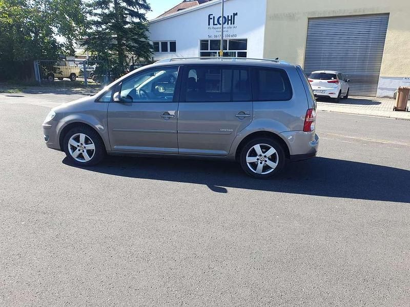 Slate grey metallic Gebraucht 2009 VW Touran United Van / Kleinbus | 8.650 € - Bild 1/4