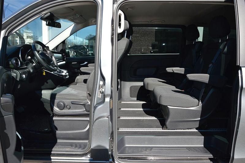 Gebraucht Mercedes V300 Edition 239 PS (175 kW) 2019 Grau Van / Kleinbus