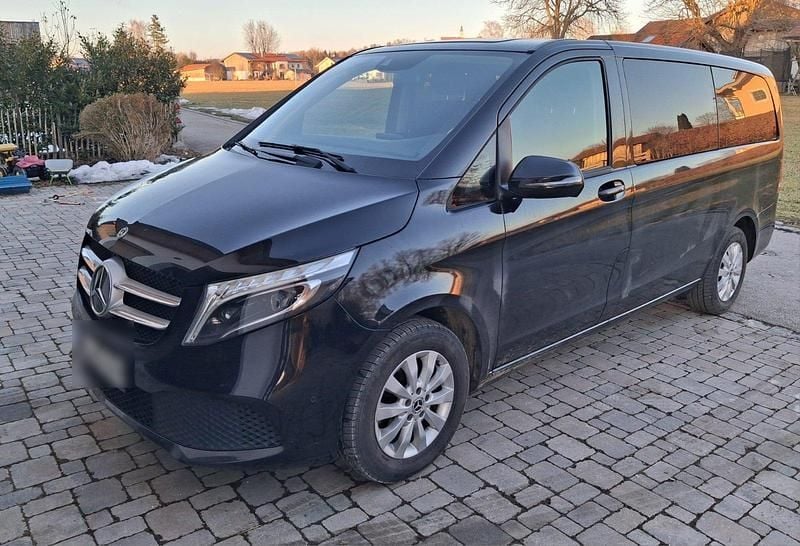 Gebraucht Mercedes V220 163 PS (119 kW) 2020 Schwarz Van / Kleinbus