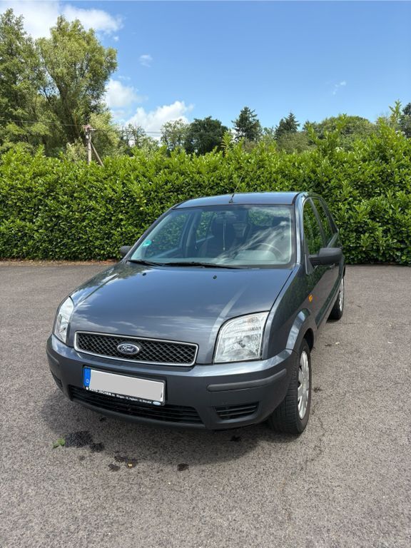 Silber Gebraucht 2005 Ford Fusion Limousine | 1.550 € (Fairer Preis) - Bild 1/4