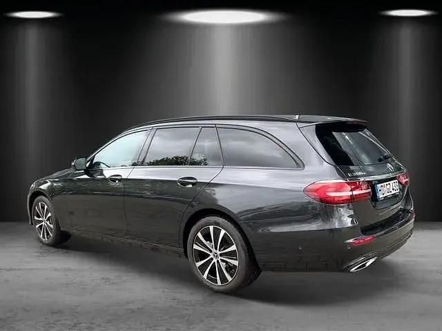 Gebraucht Mercedes E300 Avantgarde 320 PS (235 kW) 2022 Grau Kombi