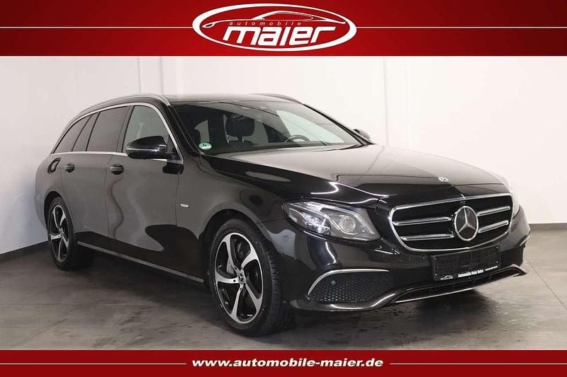 Obsidianschwarz metalliclack Gebraucht 2020 Mercedes E400 Avantgarde Kombi | 26.800 € (Superpreis) - Bild 1/4