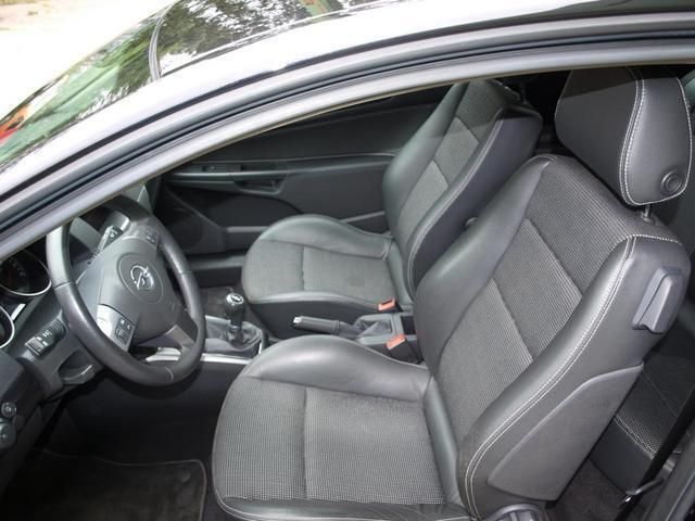 Gebraucht Opel Astra GTC Cosmo 272 PS (200 kW) 2005 Schwarz metallic Limousine