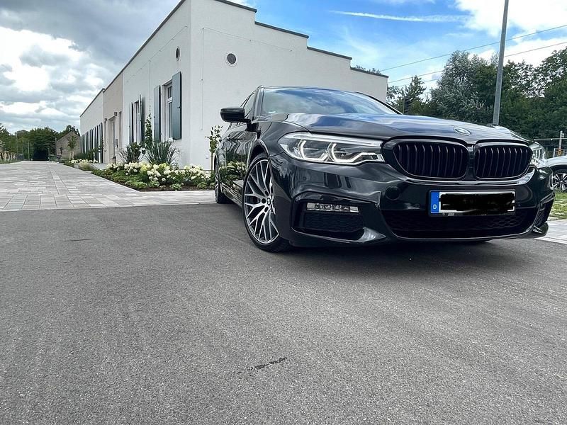 Schwarz Gebraucht 2017 BMW 530 M Sport Kombi | 24.990 € (Etwas zu teuer) - Bild 1/4