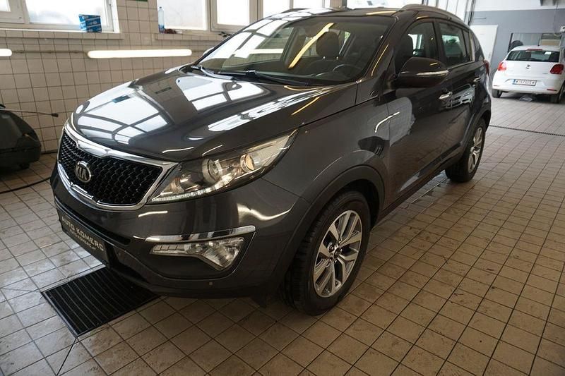 Grau Gebraucht 2015 Kia Sportage Gold SUV | 8.950 € (Superpreis) - Bild 1/4