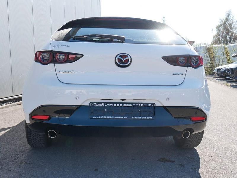 Używany Mazda 3 Selection 122 KM (89 kW) 2019 Biały Sedan/Limuzyna