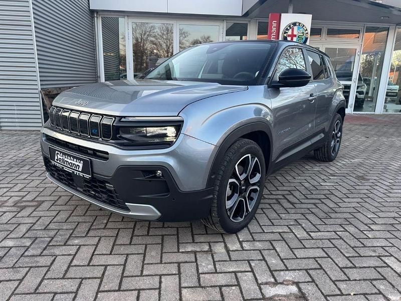 Granit grey mit dach in volcan Gebraucht 2023 Jeep Avenger EV SUV | 23.472 € (Superpreis) - Bild 1/4