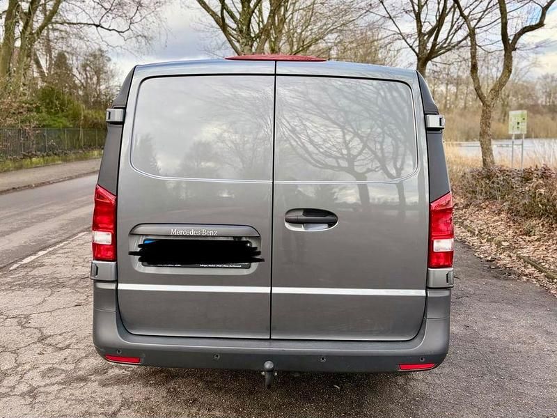 Gebraucht Mercedes Vito 136 PS (100 kW) 2023 Grau Van