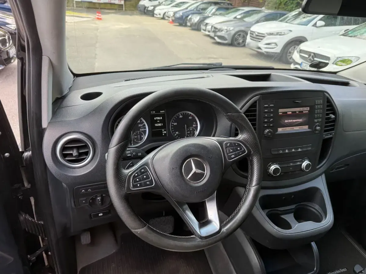 Gebraucht Mercedes Vito 190 PS (139 kW) 2018 Schwarz Van