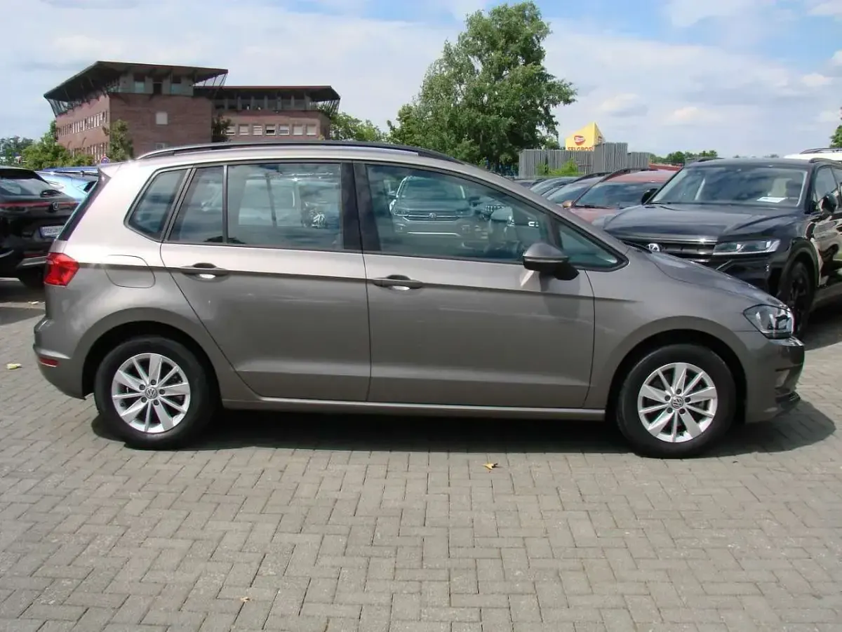 Gebraucht VW Golf VII Comfortline 125 PS (91 kW) 2015 Grau metallic Kleinwagen