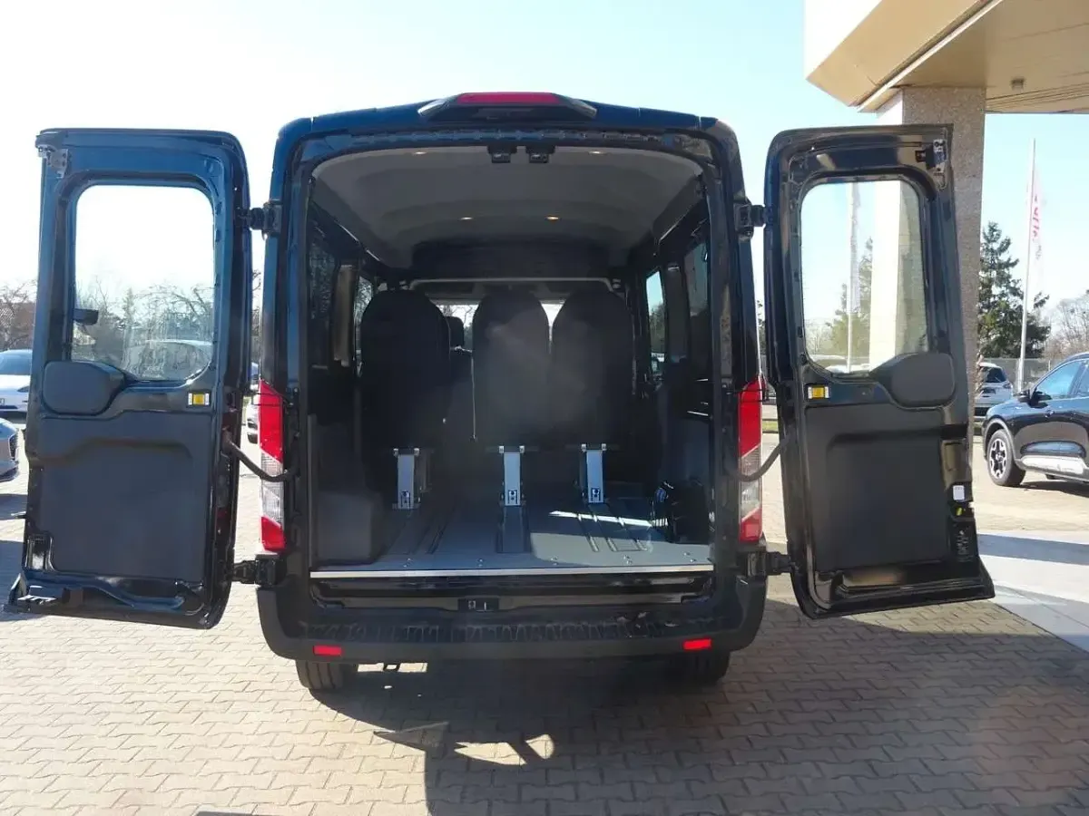 Gebraucht Ford Transit 170 PS (125 kW) 2024 Schwarz Van / Kleinbus