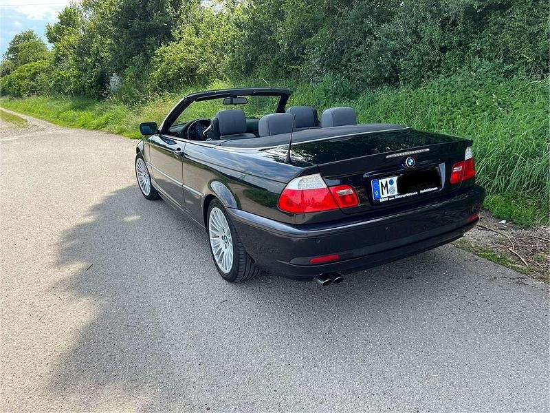 Gebraucht BMW 320 Cabriolet Exclusive 170 PS (125 kW) 2005 Schwarz Cabrio