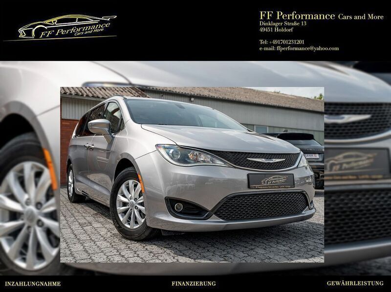 Grau Gebraucht 2018 Chrysler Pacifica Limited SUV | 24.199 € - Bild 1/4