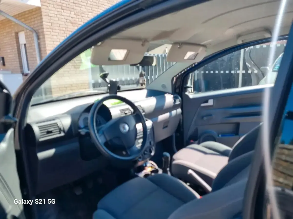 Gebraucht VW Fox 59 PS (43 kW) 2009 Schwarz Kleinwagen