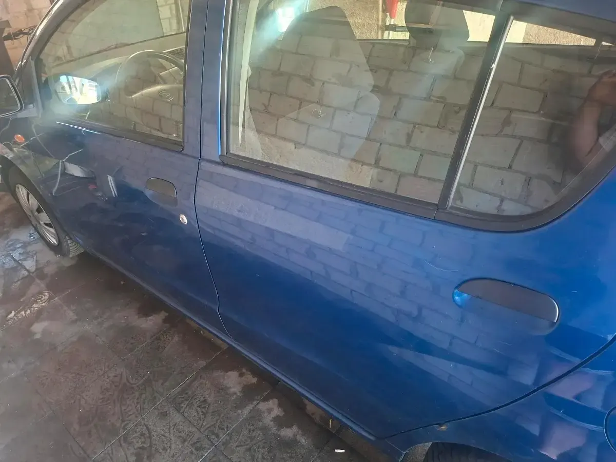 Gebraucht Daihatsu Cuore 70 PS (51 kW) 2010 Blau Kleinwagen