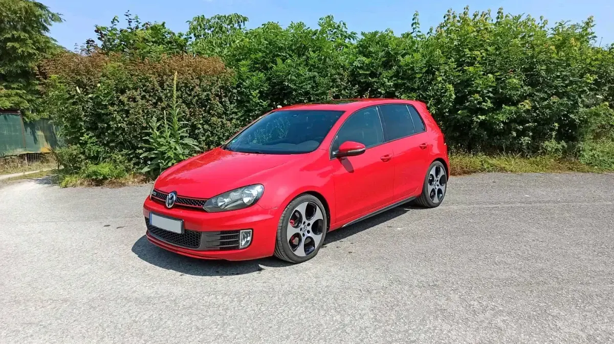 Gebraucht VW Golf VI GTI 210 PS (154 kW) 2010 Rot Kleinwagen