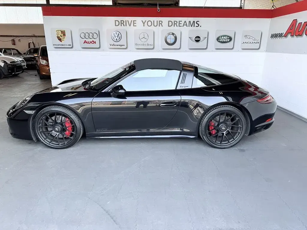 Gebraucht Porsche 911 Carrera 4 GTS Targa 450 PS (330 kW) 2017 Tiefschwarzmetallic (metallic) Cabrio