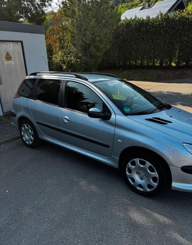 Silber Gebraucht 2006 Peugeot 206 Kombi | 2.200 € (Fairer Preis) - Bild 1/4