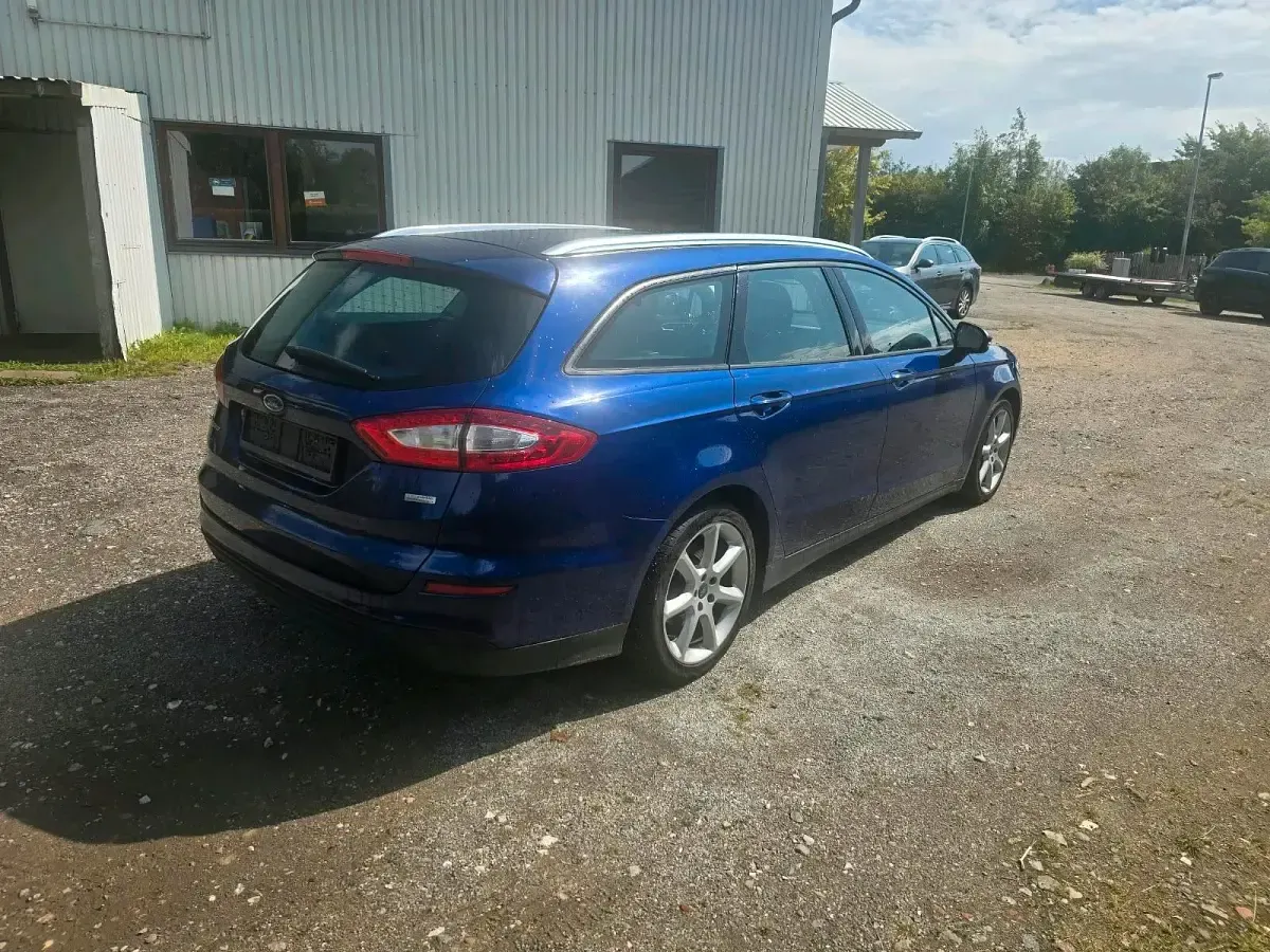 Gebraucht Ford Mondeo 150 PS (110 kW) 2017 Blau Kombi