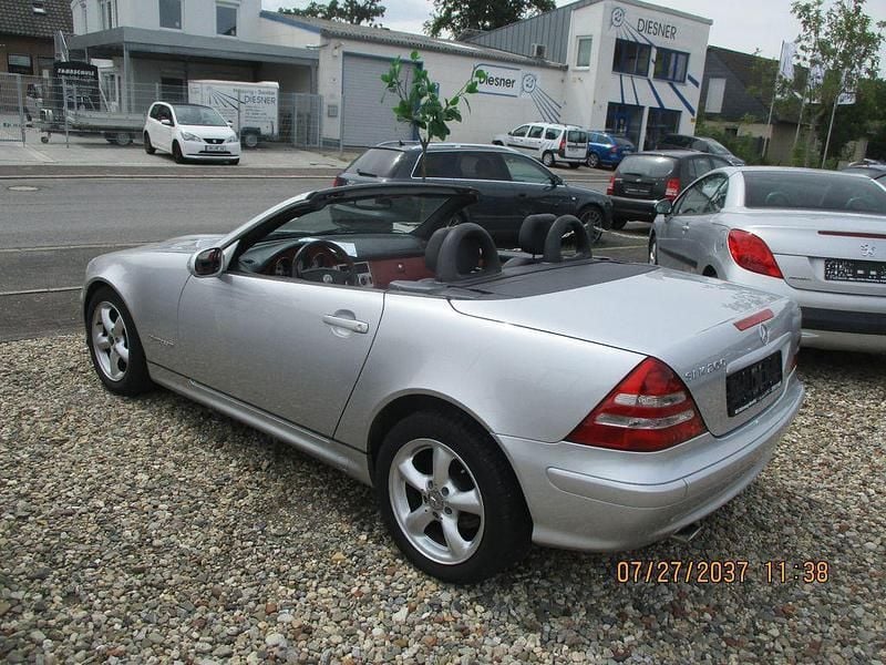 Second-hand Mercedes SLK200 Edition 163 CP (119 kW) 2002 Argintiu Cabrio