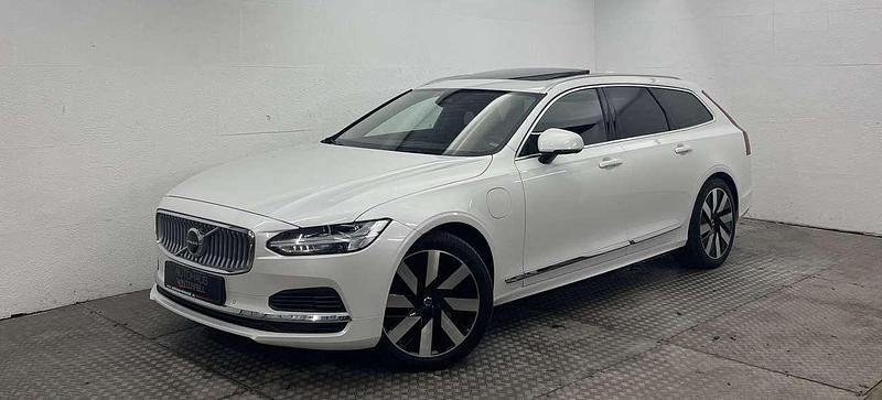 Second-hand Volvo V90 Plus 455 CP (334 kW) 2024 Alb Break