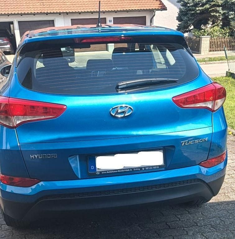 Second-hand Hyundai Tucson 132 CP (97 kW) 2017 Albastru SUV
