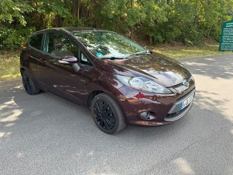 Rot Gebraucht 2010 Ford Fiesta Trend Kleinwagen | 2.790 € (Etwas zu teuer) - Bild 1/4