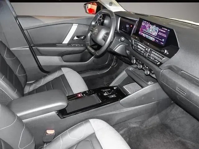 Gebraucht Citroën C4 Shine 131 PS (96 kW) 2023 Manufacturer SUV