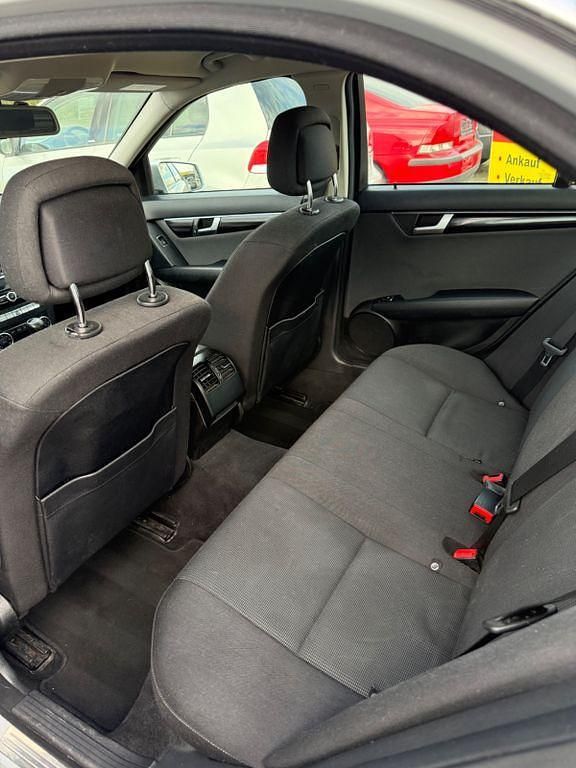 Gebraucht Mercedes C200 184 PS (135 kW) 2011 Silber Limousine