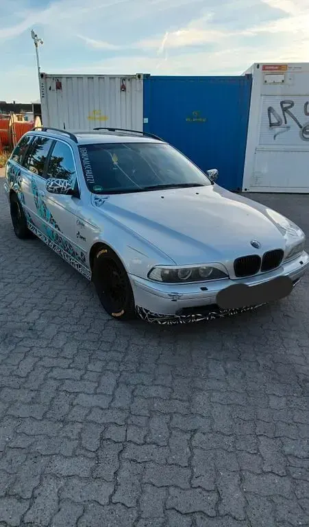 Gebraucht BMW 525 Performance 192 PS (141 kW) 2002 Silber Kombi