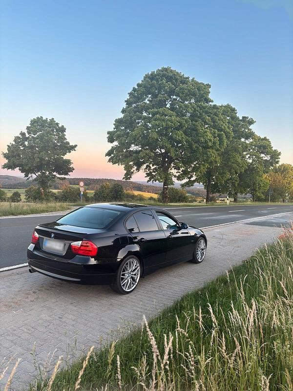 Gebraucht BMW 318 Performance 143 PS (105 kW) 2008 Schwarz Limousine