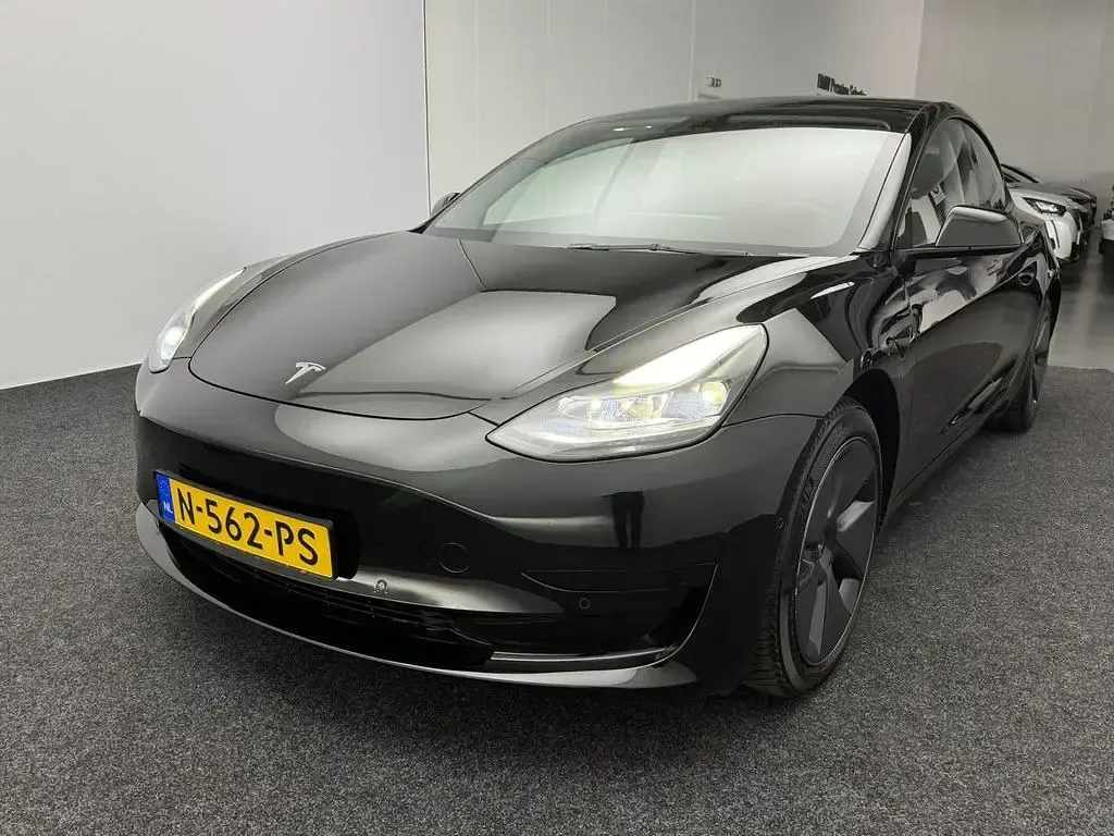 Usata Tesla Model 3 Standard Range 339 kW (462 CV) 2021 Nero Berlina