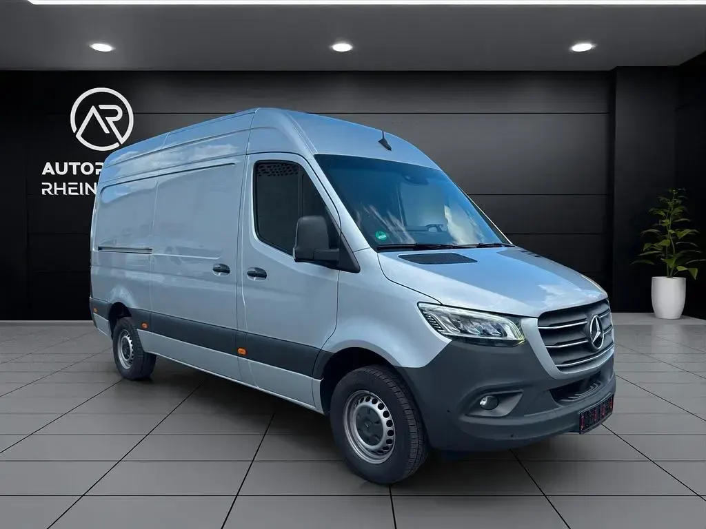 Gebraucht Mercedes Sprinter 163 PS (119 kW) 2020 Silber Van