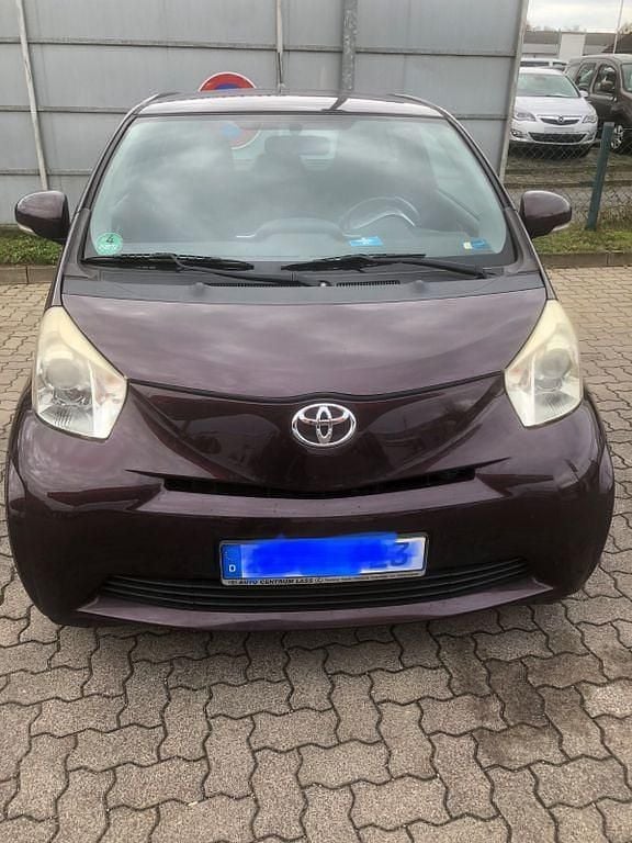 Violet Gebraucht 2009 Toyota iQ Kleinwagen | 5.900 € (Fairer Preis) - Bild 1/4
