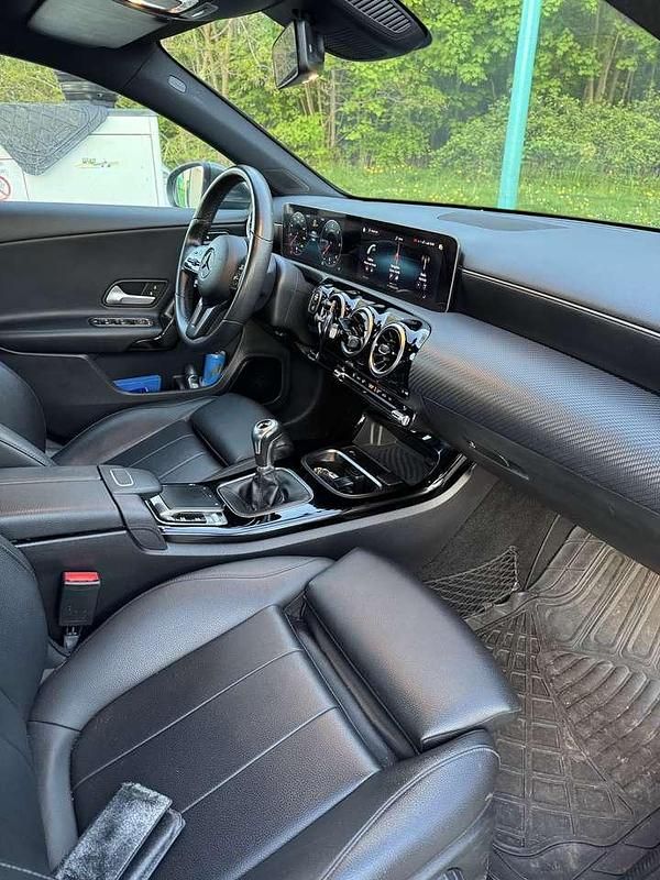 Gebraucht Mercedes A180 116 PS (85 kW) 2019 Limousine