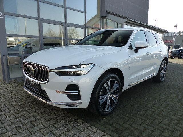Gebraucht Volvo XC60 Plus 197 PS (144 kW) 2022 Crystal white SUV
