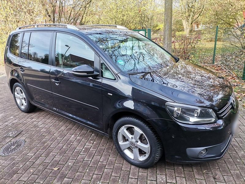 Gebraucht VW Touran Cup 143 PS (105 kW) 2015 Schwarz Van / Kleinbus