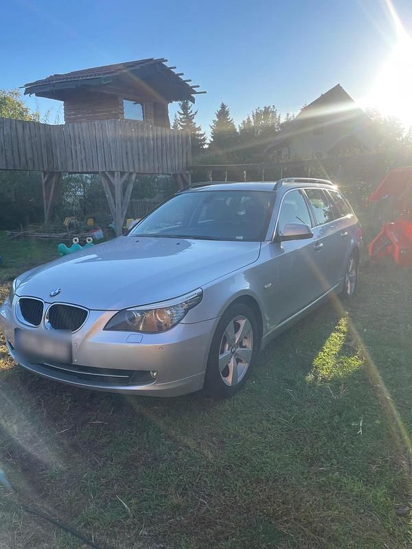 Gebraucht BMW 520 177 PS (130 kW) 2010 Silber Kombi